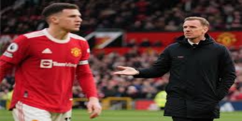 安博体育战术与管理分析—转会体系失衡与阵容结构问题-安博体育