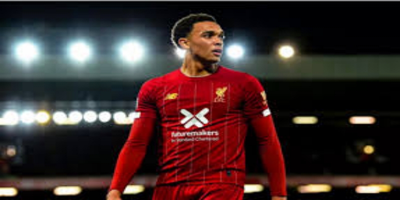 战术适应与挑战：阿诺德的中场职责- 安博体育